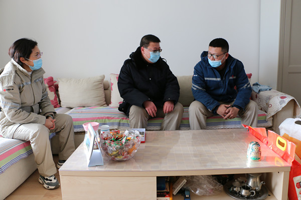 大唐長山熱電廠開展春節期間關心關愛勞動模范活動