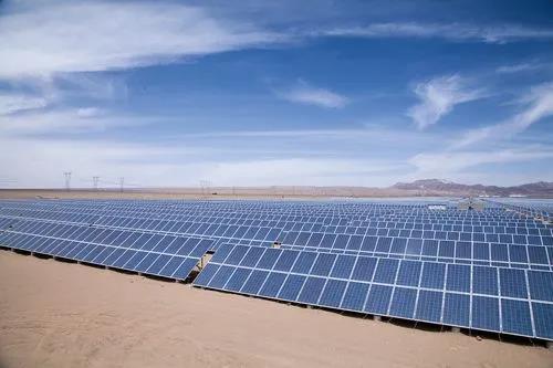 硅料“滾燙”,光伏“內耗”,誰在助推價格暴漲?