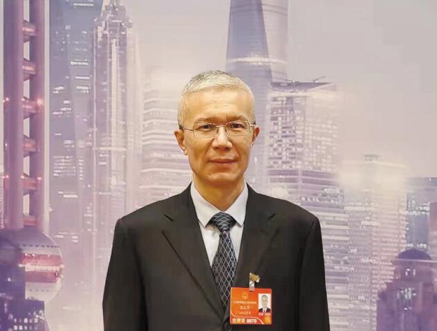 【兩會(huì)】國網(wǎng)英大黨委副書記張凡華:以綠色金融助力經(jīng)濟(jì)社會(huì)綠色低碳轉(zhuǎn)型