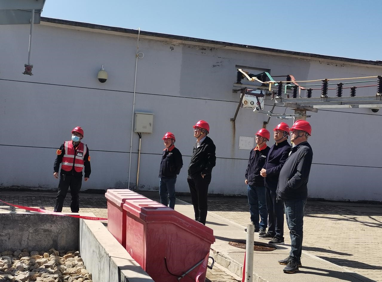 涼城供電公司春查現場處理一項主變重大缺陷