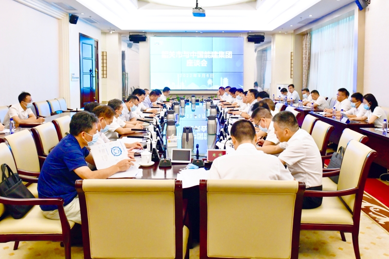 孫洪水與韶關市委書記、市長陳少榮會談