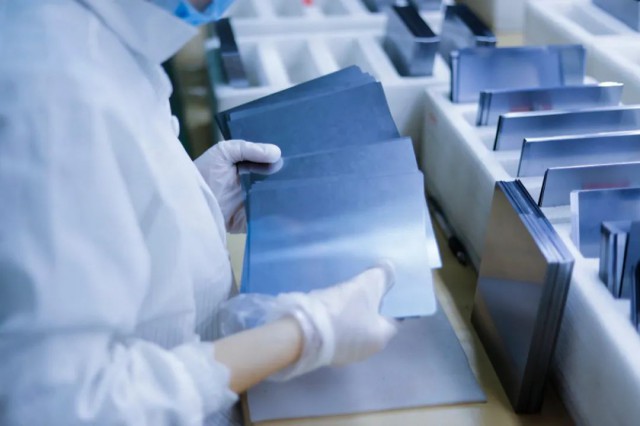 【索比月報】產(chǎn)量上升，新增產(chǎn)能逐步爬坡，新舊勢力繼續(xù)內(nèi)卷 ——9月光伏硅片市場總結(jié)