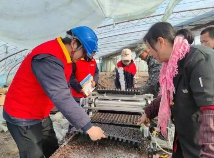 國(guó)網(wǎng)新疆電力公司貼心服務(wù),為春耕春灌用電保駕護(hù)航