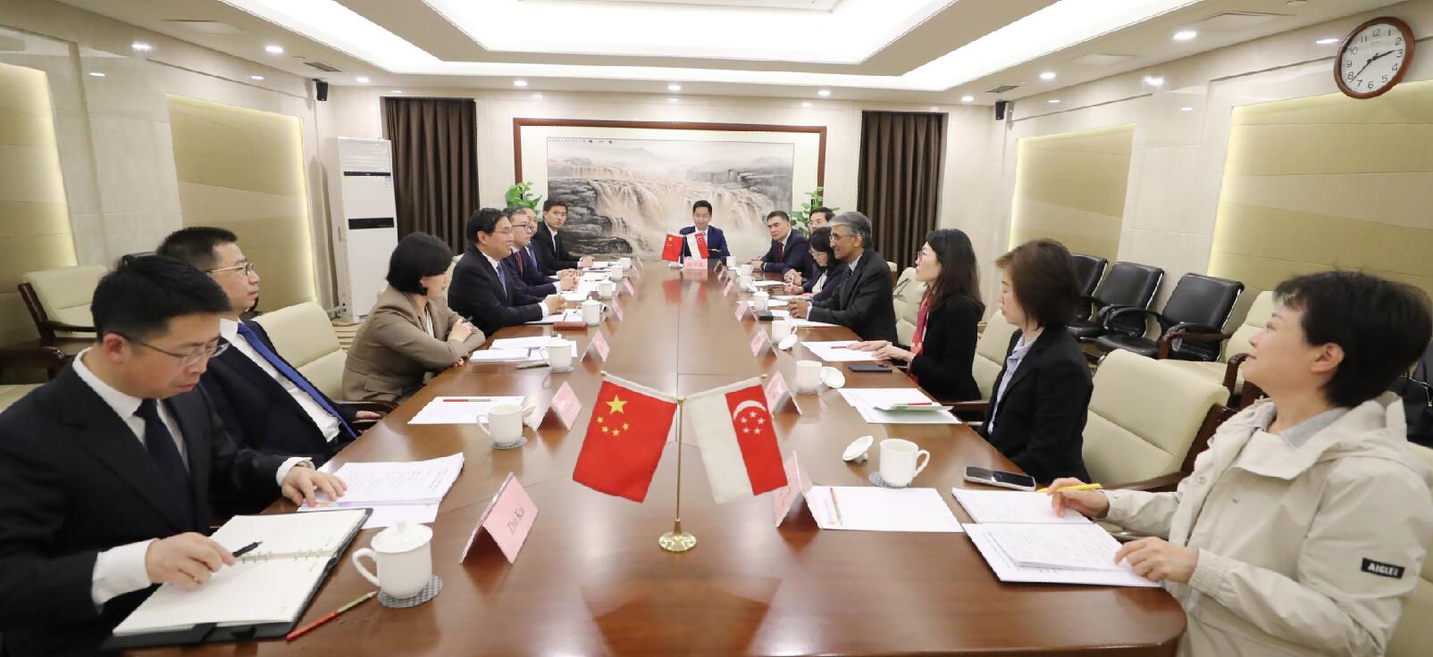 張玉卓會見淡馬錫執行董事兼首席執行長狄瀾