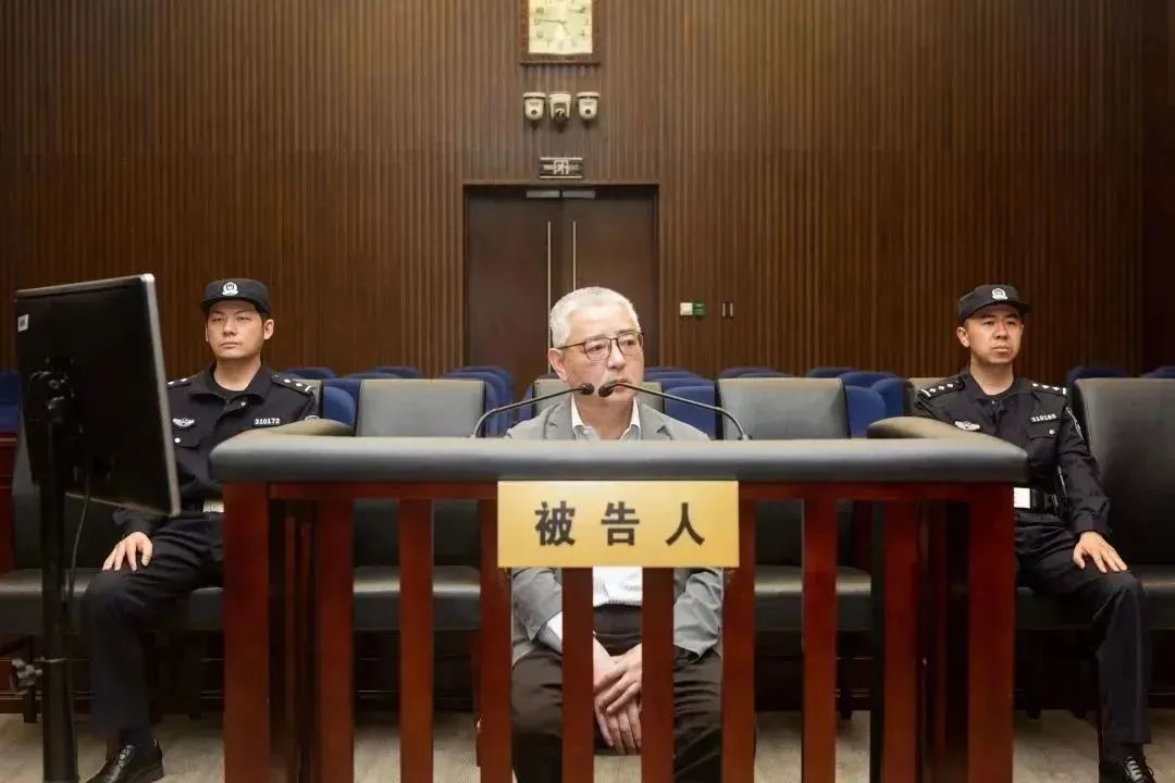 被控受賄1.56億，原上海電氣集團股份有限公司總裁、董事長鄭建華受審