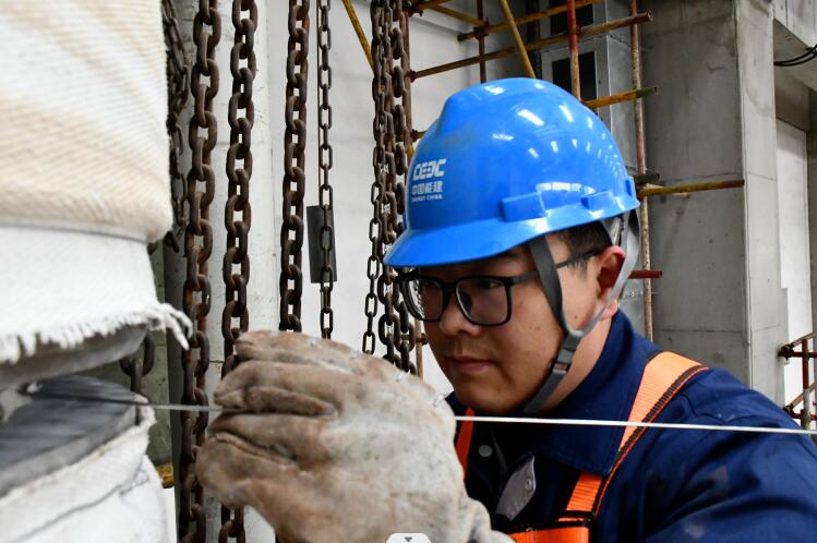 安徽省五一勞動獎?wù)芦@得者王振宇:用匠心鑄就夢想 用焊槍繪就人生