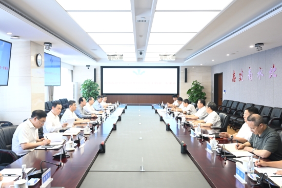 中國(guó)電建黨委書記、董事長(zhǎng)丁焰章與中國(guó)南水北調(diào)集團(tuán)黨組書記、董事長(zhǎng)蔣旭光會(huì)談