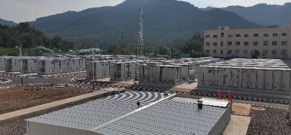 新型儲(chǔ)能發(fā)展提速：“超級充電寶”年消納電量近億度 “鐵陀螺”年碳減排6萬多噸