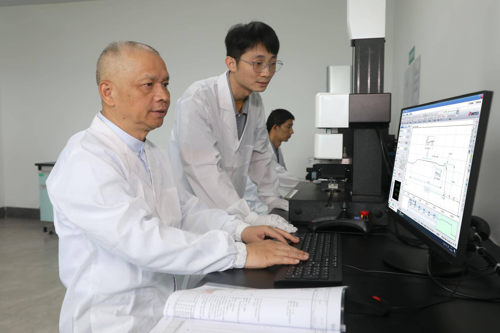 鐘發平:以技術創新推動新能源與儲能發展發布