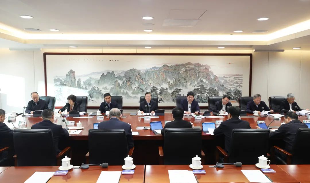 國家電網(wǎng)公司領(lǐng)導(dǎo)班子和專職助理、總師、副總師2024年調(diào)研座談會召開