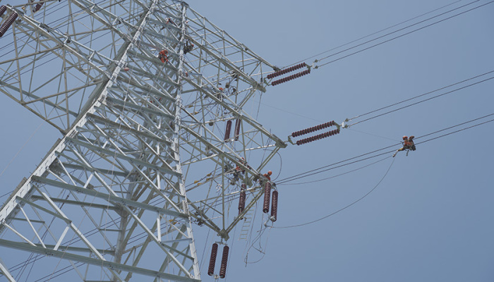 鎮海燃機-蛟川220千伏輸電線路工程順利投運