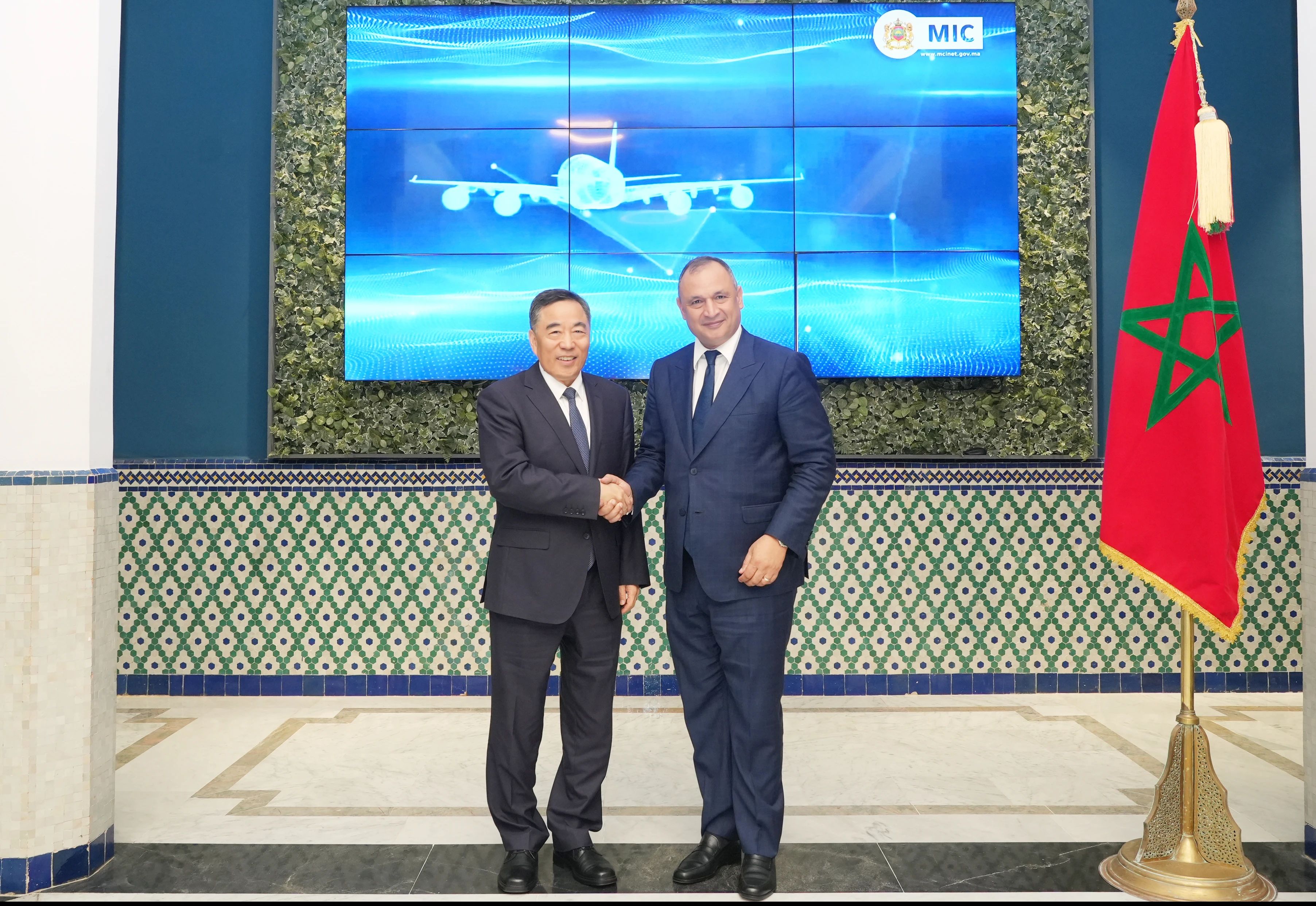 中國能建黨委書記、董事長宋海良與摩洛哥工業與貿易大臣里亞德·梅祖爾會談