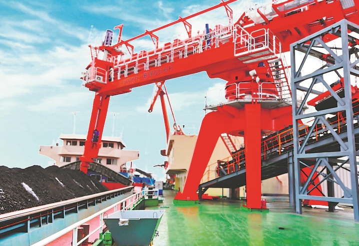 安徽池州電廠創(chuàng)新采用“螺旋卸船機(jī)浮碼頭+無